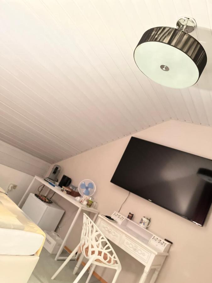 Zimmer Zum Wohlfuehlen Eching  Exterior foto