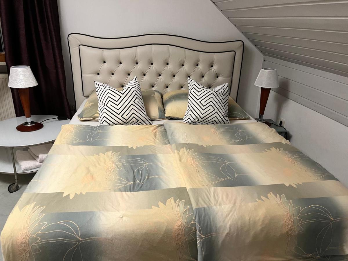 Zimmer Zum Wohlfuehlen Eching  Exterior foto