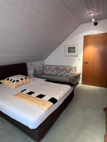 Zimmer Zum Wohlfuehlen Eching  Exterior foto